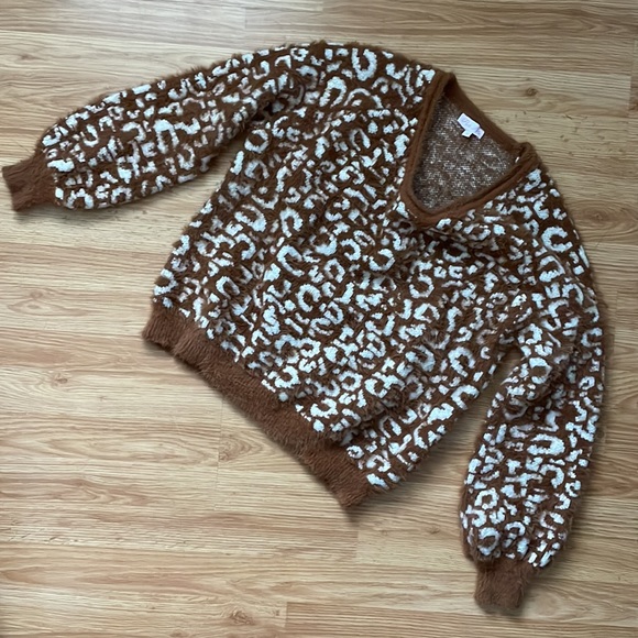 Pink Lily Sweater - Picture 1 of 4